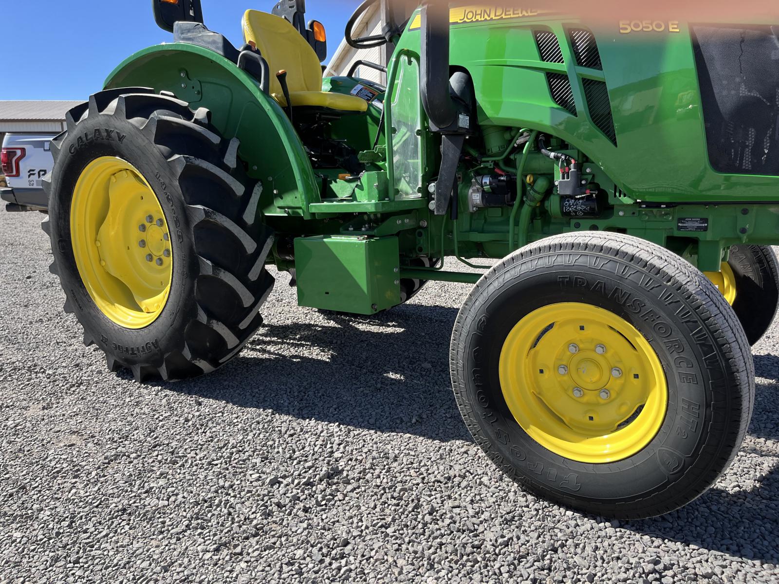 ./imagenes/INVOICE/2019/18009/JOHN DEERE 5050E (17).JPG